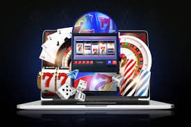 Meja Three Card Poker dengan dealer langsung di studio kayatogel
